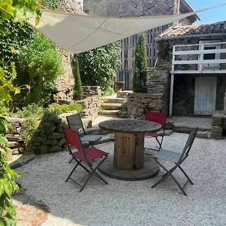 Maison De Village Ferienhaus Villegly